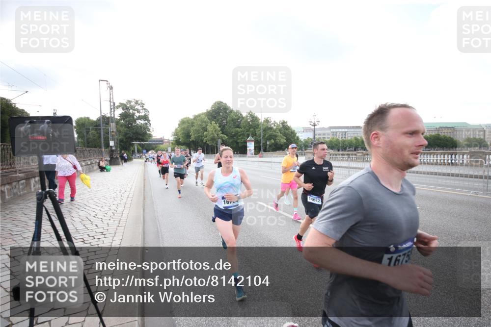 29.06.2025 - hella hamburg halbmarathon Jannik Wohlers http://msf.ph/oto/8142104 29.06.2025 09:45:21 Lombardsbrücke 1686, 1707, 2689, 4129, 4679, 5187, 5550, 6878, 7965, 8190, 10017, 10270, 10484, 10876, 11120, 12232, 12308, 12691, 13066, 13343, 13618, 13686, 14466, 14549, 14622, 15826, 15887, 16712, 16724, 16755, 17117, 17151, 17191, 17197, 18135, 18177 meine-sportfotos.de