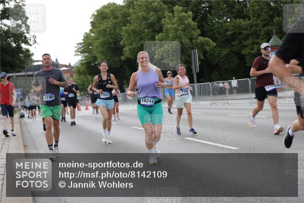 29.06.2025 - hella hamburg halbmarathon Jannik Wohlers http://msf.ph/oto/8142109 29.06.2025 10:07:19 Lombardsbrücke 1173, 2136, 2190, 2309, 3328, 3922, 4502, 5100, 6918, 7019, 7760, 9071, 9966, 10212, 10703, 11114, 11394, 11641, 12378, 12789, 16241, 16539, 16915, 18270, 18721, 19134 meine-sportfotos.de
