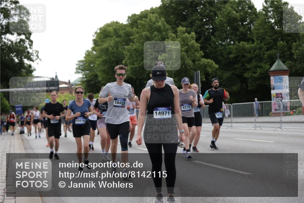 29.06.2025 - hella hamburg halbmarathon Jannik Wohlers http://msf.ph/oto/8142115 29.06.2025 10:44:14 Lombardsbrücke 2674, 3506, 4215, 4968, 5355, 5649, 6002, 7216, 9084, 9085, 9331, 9333, 9397, 9536, 10006, 10303, 10304, 10416, 11272, 12318, 12409, 13262, 13288, 14350, 14681, 14971, 16232, 16577, 17372, 18454, 18459, 19133 meine-sportfotos.de