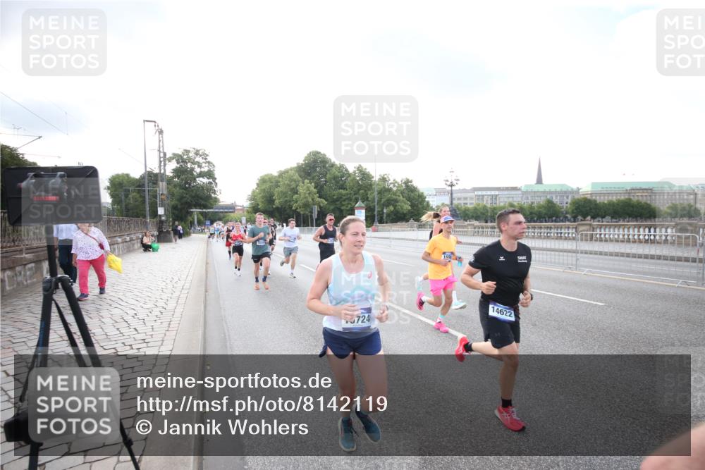 29.06.2025 - hella hamburg halbmarathon Jannik Wohlers http://msf.ph/oto/8142119 29.06.2025 09:45:21 Lombardsbrücke 1686, 1707, 2689, 4129, 4679, 5187, 5550, 6878, 7965, 8190, 10017, 10270, 10484, 10876, 11120, 12232, 12308, 12691, 13066, 13343, 13618, 13686, 14466, 14549, 14622, 15826, 15887, 16712, 16724, 16755, 17117, 17151, 17191, 17197, 18135, 18177 meine-sportfotos.de