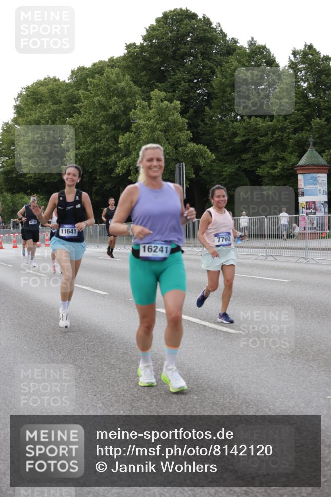 29.06.2025 - hella hamburg halbmarathon Jannik Wohlers http://msf.ph/oto/8142120 29.06.2025 10:07:20 Lombardsbrücke 1079, 1173, 2136, 2190, 2309, 3328, 3922, 4502, 5100, 6918, 7019, 7760, 9071, 9966, 10212, 10703, 11114, 11394, 11641, 12378, 12789, 16241, 16539, 16915, 18270, 18721, 19134 meine-sportfotos.de
