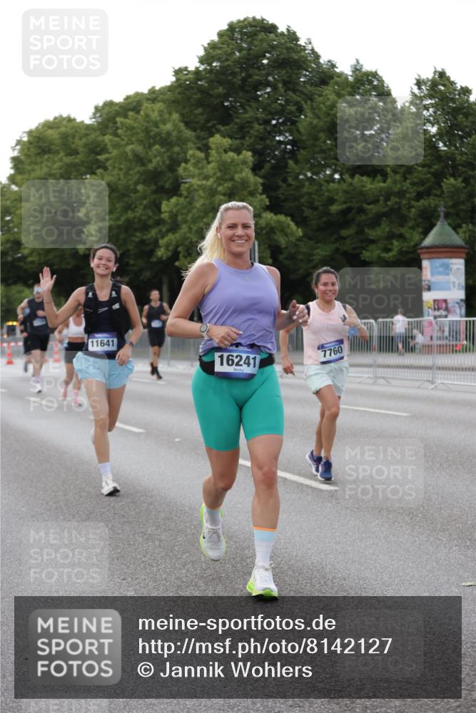 29.06.2025 - hella hamburg halbmarathon Jannik Wohlers http://msf.ph/oto/8142127 29.06.2025 10:07:20 Lombardsbrücke 1079, 1173, 2136, 2190, 2309, 3328, 3922, 4502, 5100, 6918, 7019, 7760, 9071, 9966, 10212, 10703, 11114, 11394, 11641, 12378, 12789, 16241, 16539, 16915, 18270, 18721, 19134 meine-sportfotos.de