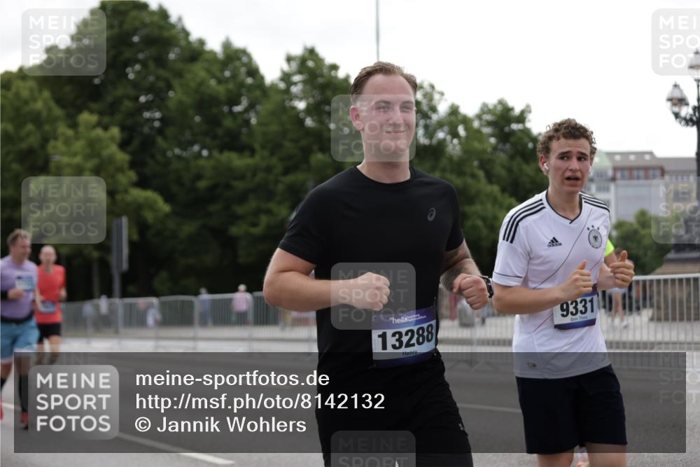 29.06.2025 - hella hamburg halbmarathon Jannik Wohlers http://msf.ph/oto/8142132 29.06.2025 10:44:19 Lombardsbrücke 2674, 3506, 4215, 4968, 5355, 6841, 8582, 9084, 9085, 9331, 9333, 9397, 9536, 10006, 10416, 11272, 12318, 13288, 14325, 14350, 14681, 14971, 15809, 16101, 16494, 16577, 17372, 18454, 18459, 19133 meine-sportfotos.de