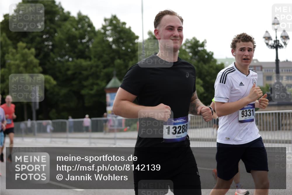 29.06.2025 - hella hamburg halbmarathon Jannik Wohlers http://msf.ph/oto/8142139 29.06.2025 10:44:19 Lombardsbrücke 2674, 3506, 4215, 4968, 5355, 6841, 8582, 9084, 9085, 9331, 9333, 9397, 9536, 10006, 10416, 11272, 12318, 13288, 14325, 14350, 14681, 14971, 15809, 16101, 16494, 16577, 17372, 18454, 18459, 19133 meine-sportfotos.de