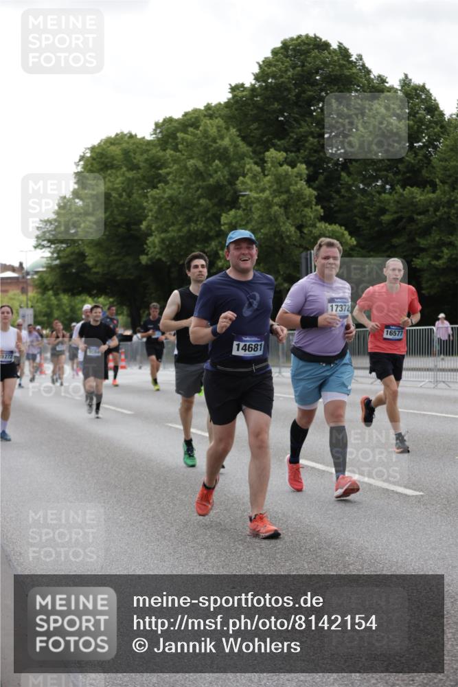 29.06.2025 - hella hamburg halbmarathon Jannik Wohlers http://msf.ph/oto/8142154 29.06.2025 10:44:20 Lombardsbrücke 1924, 2674, 4215, 4968, 5355, 6841, 6888, 8582, 9036, 9084, 9085, 9331, 9333, 9397, 9536, 10006, 10668, 11272, 12318, 13039, 13288, 14325, 14350, 14681, 14971, 15809, 16101, 16494, 16577, 17372, 18454, 18459, 19133 meine-sportfotos.de