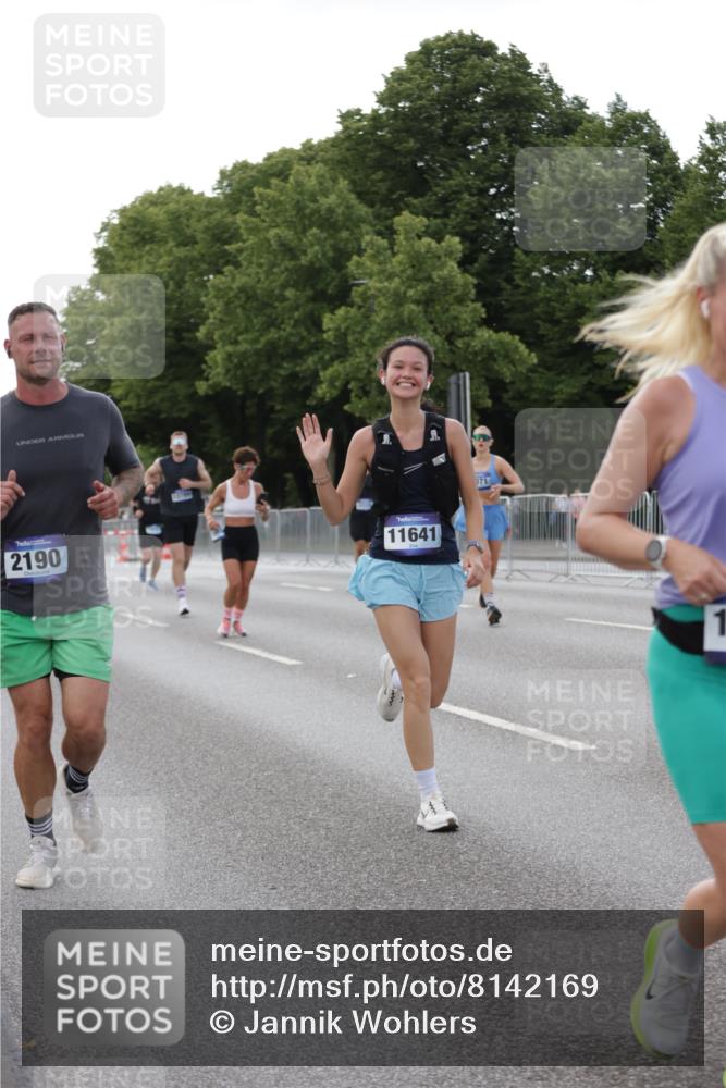 29.06.2025 - hella hamburg halbmarathon Jannik Wohlers http://msf.ph/oto/8142169 29.06.2025 10:07:21 Lombardsbrücke 1079, 1173, 2136, 2190, 2309, 3328, 3922, 4502, 5100, 6918, 7019, 7760, 9071, 9966, 10212, 10703, 11114, 11394, 11641, 12378, 12789, 16241, 16539, 16915, 18270, 18721, 19134 meine-sportfotos.de