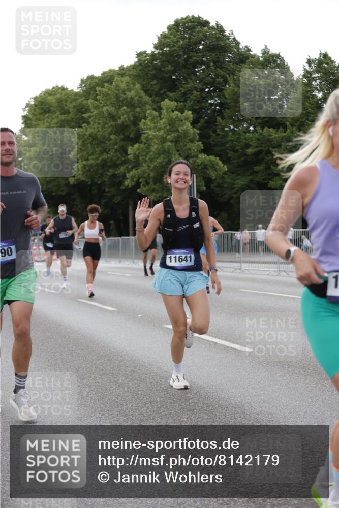29.06.2025 - hella hamburg halbmarathon Jannik Wohlers http://msf.ph/oto/8142179 29.06.2025 10:07:21 Lombardsbrücke 1079, 1173, 2136, 2190, 2309, 3328, 3922, 4502, 5100, 6918, 7019, 7760, 9071, 9966, 10212, 10703, 11114, 11394, 11641, 12378, 12789, 16241, 16539, 16915, 18270, 18721, 19134 meine-sportfotos.de