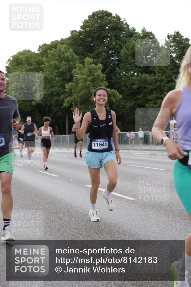 29.06.2025 - hella hamburg halbmarathon Jannik Wohlers http://msf.ph/oto/8142183 29.06.2025 10:07:21 Lombardsbrücke 1079, 1173, 2136, 2190, 2309, 3328, 3922, 4502, 5100, 6918, 7019, 7760, 9071, 9966, 10212, 10703, 11114, 11394, 11641, 12378, 12789, 16241, 16539, 16915, 18270, 18721, 19134 meine-sportfotos.de