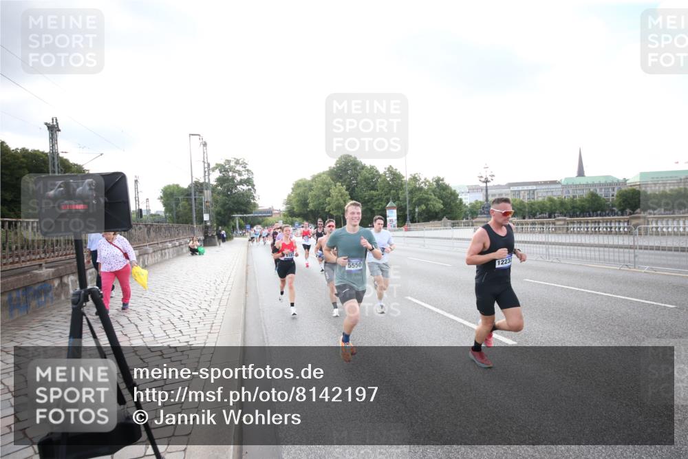 29.06.2025 - hella hamburg halbmarathon Jannik Wohlers http://msf.ph/oto/8142197 29.06.2025 09:45:23 Lombardsbrücke 1080, 1686, 1707, 1894, 2689, 4679, 5187, 5550, 6878, 7880, 7965, 8190, 10017, 10270, 10484, 10876, 11120, 12232, 12308, 12691, 13066, 13167, 13343, 13618, 13686, 13754, 14167, 14466, 14549, 14622, 15507, 15826, 15887, 16712, 16724, 16755, 17117, 17151, 17191, 17197, 18135, 18177 meine-sportfotos.de
