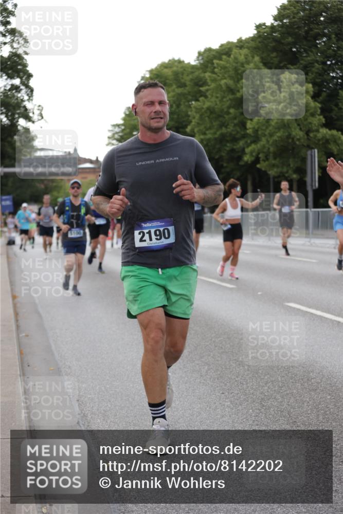 29.06.2025 - hella hamburg halbmarathon Jannik Wohlers http://msf.ph/oto/8142202 29.06.2025 10:07:22 Lombardsbrücke 1079, 1173, 2136, 2190, 2309, 3328, 3922, 4228, 4502, 4864, 5100, 6918, 7019, 7760, 9071, 9966, 10212, 10703, 11114, 11394, 11641, 12378, 12789, 13458, 16241, 16539, 16915, 18270, 18721, 19134 meine-sportfotos.de