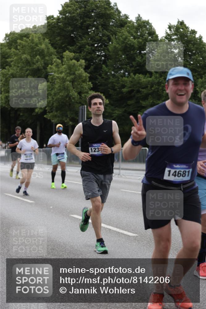 29.06.2025 - hella hamburg halbmarathon Jannik Wohlers http://msf.ph/oto/8142206 29.06.2025 10:44:22 Lombardsbrücke 1273, 1629, 1924, 2674, 3570, 4215, 4275, 4968, 5355, 6841, 6888, 8582, 9036, 9084, 9085, 9331, 9333, 9397, 9536, 10668, 11272, 12318, 13039, 13261, 14325, 14350, 14681, 15809, 16101, 16494, 16577, 17372, 18454, 18459, 19133 meine-sportfotos.de