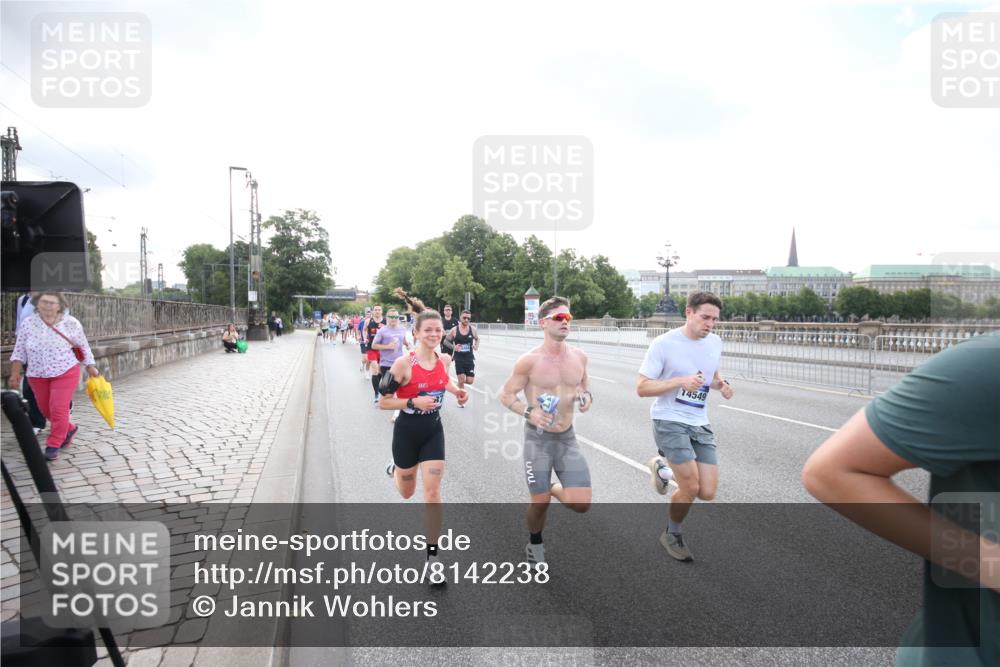 29.06.2025 - hella hamburg halbmarathon Jannik Wohlers http://msf.ph/oto/8142238 29.06.2025 09:45:23 Lombardsbrücke 1080, 1686, 1707, 1894, 2689, 4679, 5187, 5550, 6878, 7880, 7965, 8190, 10017, 10270, 10484, 10876, 11120, 12232, 12308, 12691, 13066, 13167, 13343, 13618, 13686, 13754, 14167, 14466, 14549, 14622, 15507, 15826, 15887, 16712, 16724, 16755, 17117, 17151, 17191, 17197, 18135, 18177 meine-sportfotos.de
