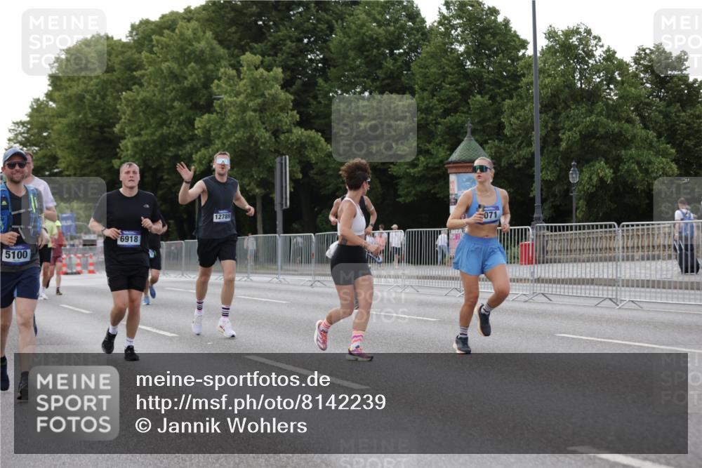 29.06.2025 - hella hamburg halbmarathon Jannik Wohlers http://msf.ph/oto/8142239 29.06.2025 10:07:24 Lombardsbrücke 1079, 1173, 2136, 2190, 2309, 3328, 4228, 4502, 4864, 5100, 5287, 6918, 7760, 9071, 9966, 10212, 10703, 11114, 11394, 11641, 12378, 12789, 13458, 16241, 16539, 16915, 18270, 18531, 18721, 19134 meine-sportfotos.de