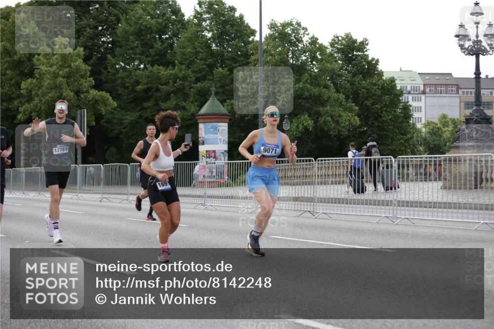 29.06.2025 - hella hamburg halbmarathon Jannik Wohlers http://msf.ph/oto/8142248 29.06.2025 10:07:24 Lombardsbrücke 1079, 1173, 2136, 2190, 2309, 3328, 4228, 4502, 4864, 5100, 5287, 6918, 7760, 9071, 9966, 10212, 10703, 11114, 11394, 11641, 12378, 12789, 13458, 16241, 16539, 16915, 18270, 18531, 18721, 19134 meine-sportfotos.de