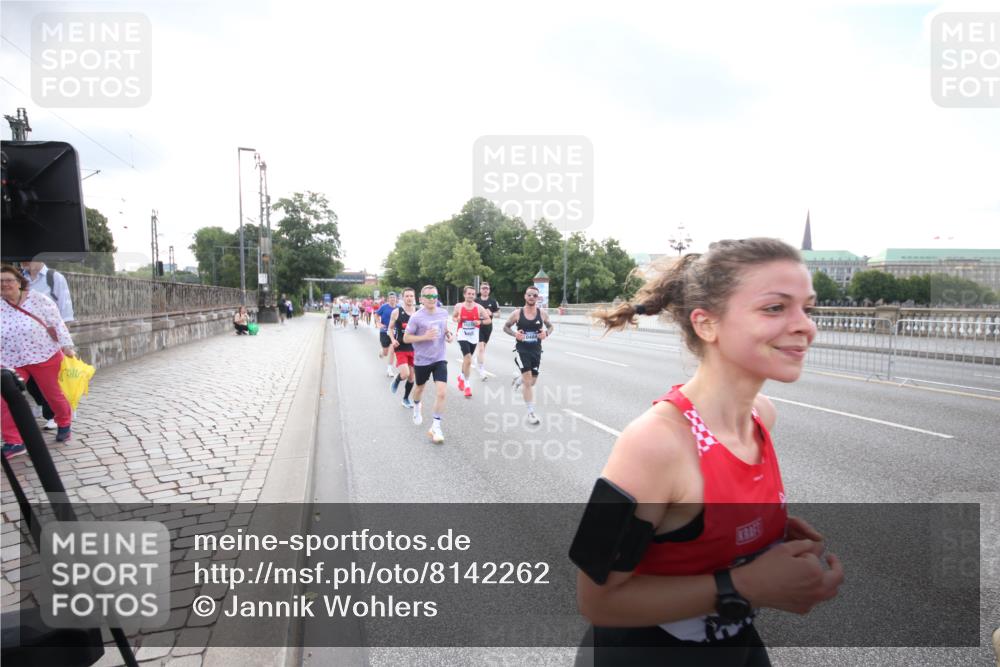 29.06.2025 - hella hamburg halbmarathon Jannik Wohlers http://msf.ph/oto/8142262 29.06.2025 09:45:24 Lombardsbrücke 1080, 1686, 1707, 1894, 2460, 4679, 5187, 5550, 6878, 7880, 7965, 8190, 10270, 10484, 10876, 11120, 12232, 12308, 12681, 13066, 13167, 13343, 13618, 13686, 13754, 14167, 14466, 14549, 14622, 15326, 15507, 15835, 15887, 16712, 16724, 16755, 17117, 17191, 17197, 17322, 18135, 18177 meine-sportfotos.de