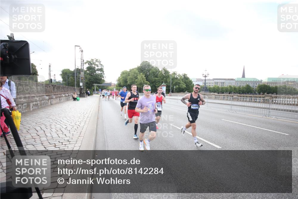 29.06.2025 - hella hamburg halbmarathon Jannik Wohlers http://msf.ph/oto/8142284 29.06.2025 09:45:24 Lombardsbrücke 1080, 1686, 1707, 1894, 2460, 4679, 5187, 5550, 6878, 7880, 7965, 8190, 10270, 10484, 10876, 11120, 12232, 12308, 12681, 13066, 13167, 13343, 13618, 13686, 13754, 14167, 14466, 14549, 14622, 15326, 15507, 15835, 15887, 16712, 16724, 16755, 17117, 17191, 17197, 17322, 18135, 18177 meine-sportfotos.de
