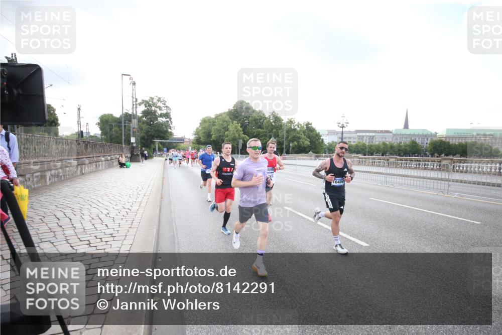 29.06.2025 - hella hamburg halbmarathon Jannik Wohlers http://msf.ph/oto/8142291 29.06.2025 09:45:25 Lombardsbrücke 1080, 1686, 1707, 1894, 2460, 4679, 5187, 5550, 6878, 7880, 7965, 8062, 8190, 10270, 10484, 10876, 11120, 12232, 12308, 12681, 13066, 13167, 13343, 13618, 13686, 13754, 14167, 14466, 14549, 14622, 15054, 15326, 15507, 15835, 15887, 16712, 16724, 16755, 17117, 17191, 17197, 17322, 17691, 18135 meine-sportfotos.de