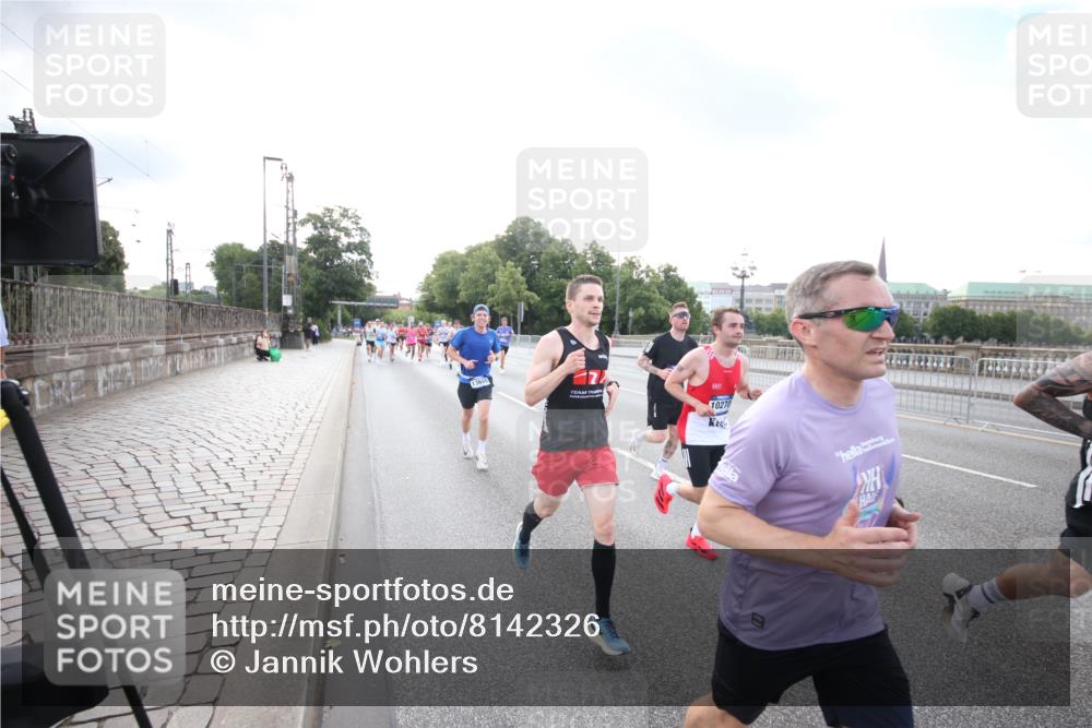 29.06.2025 - hella hamburg halbmarathon Jannik Wohlers http://msf.ph/oto/8142326 29.06.2025 09:45:25 Lombardsbrücke 1080, 1686, 1707, 1894, 2460, 4679, 5187, 5550, 6878, 7880, 7965, 8062, 8190, 10270, 10484, 10876, 11120, 12232, 12308, 12681, 13066, 13167, 13343, 13618, 13686, 13754, 14167, 14466, 14549, 14622, 15054, 15326, 15507, 15835, 15887, 16712, 16724, 16755, 17117, 17191, 17197, 17322, 17691, 18135 meine-sportfotos.de