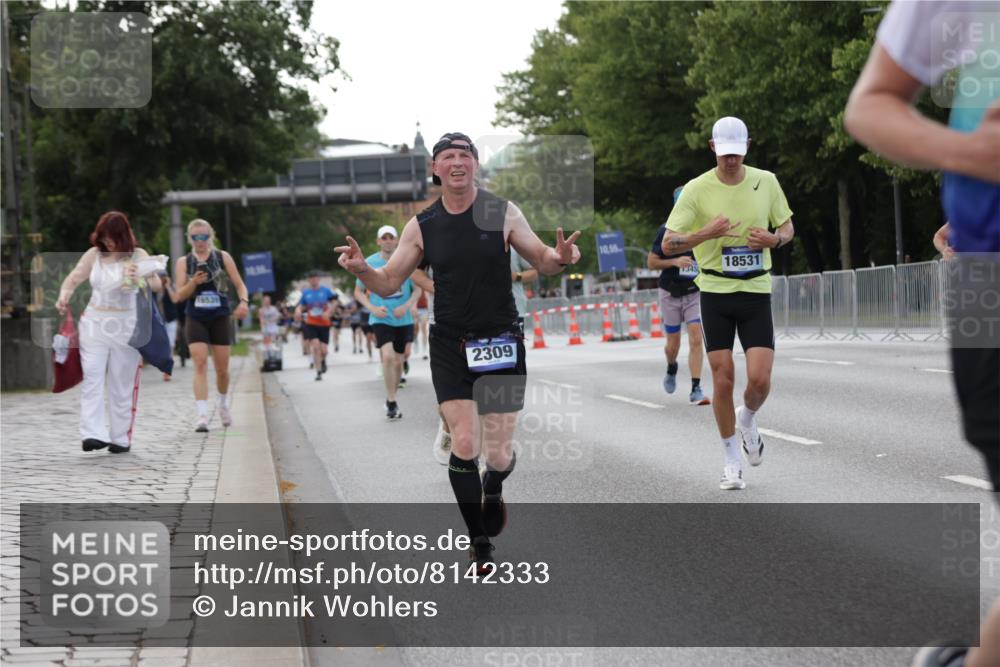 29.06.2025 - hella hamburg halbmarathon Jannik Wohlers http://msf.ph/oto/8142333 29.06.2025 10:07:28 Lombardsbrücke 1079, 1173, 2190, 2309, 3328, 4228, 4864, 5100, 5287, 6918, 7760, 9071, 9966, 10703, 11114, 11394, 11641, 12789, 12893, 13458, 15785, 16241, 16539, 16809, 16915, 18270, 18531, 19134 meine-sportfotos.de