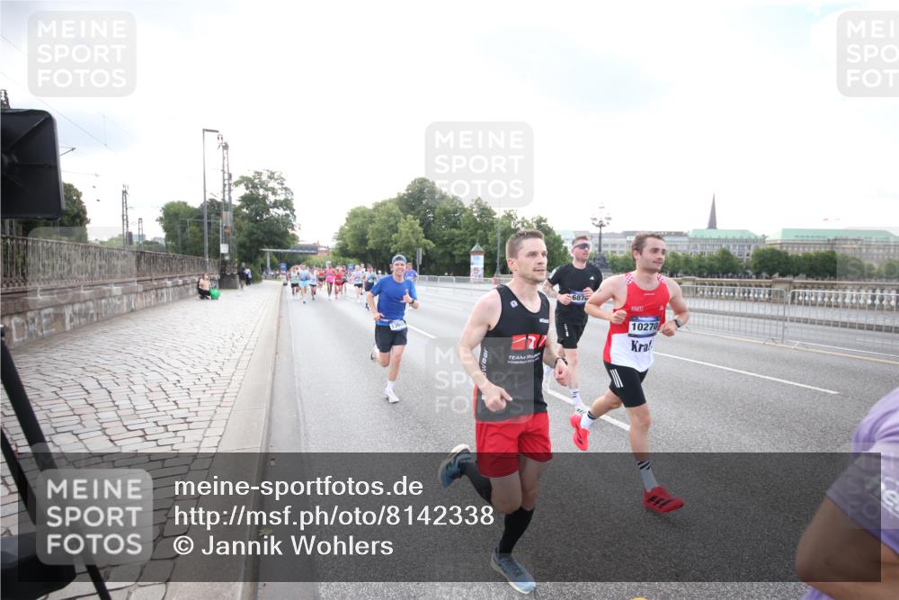 29.06.2025 - hella hamburg halbmarathon Jannik Wohlers http://msf.ph/oto/8142338 29.06.2025 09:45:25 Lombardsbrücke 1080, 1686, 1707, 1894, 2460, 4679, 5187, 5550, 6878, 7880, 7965, 8062, 8190, 10270, 10484, 10876, 11120, 12232, 12308, 12681, 13066, 13167, 13343, 13618, 13686, 13754, 14167, 14466, 14549, 14622, 15054, 15326, 15507, 15835, 15887, 16712, 16724, 16755, 17117, 17191, 17197, 17322, 17691, 18135 meine-sportfotos.de