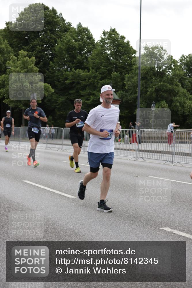 29.06.2025 - hella hamburg halbmarathon Jannik Wohlers http://msf.ph/oto/8142345 29.06.2025 10:44:27 Lombardsbrücke 1024, 1273, 1629, 1924, 2007, 2674, 2779, 3570, 4215, 4275, 6841, 6888, 8582, 8907, 9036, 9084, 9085, 9331, 9333, 10668, 10707, 11272, 12318, 12394, 13039, 13261, 13580, 14325, 14681, 15809, 16101, 16494, 16577, 16850, 17372, 18230, 19133 meine-sportfotos.de
