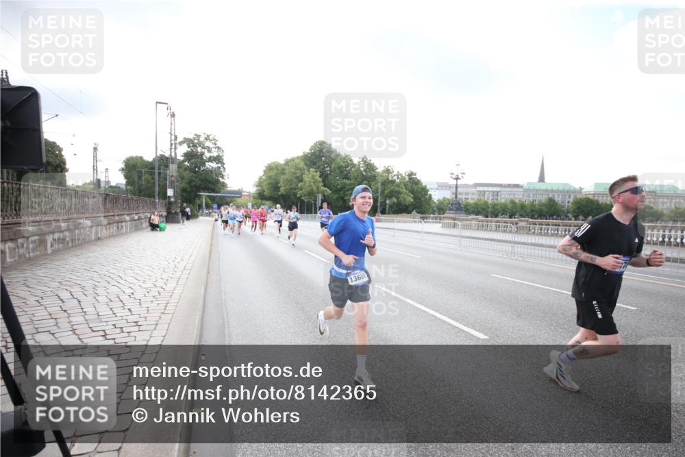 29.06.2025 - hella hamburg halbmarathon Jannik Wohlers http://msf.ph/oto/8142365 29.06.2025 09:45:26 Lombardsbrücke 1080, 1686, 1707, 1894, 2460, 4679, 5187, 5550, 6878, 7880, 7965, 8062, 8190, 10270, 10484, 10876, 11120, 12232, 12308, 12681, 13066, 13167, 13343, 13618, 13686, 13754, 14167, 14466, 14548, 14549, 14622, 15054, 15326, 15507, 15835, 15887, 16712, 16724, 16755, 17117, 17191, 17197, 17322, 17691, 18135, 18854 meine-sportfotos.de