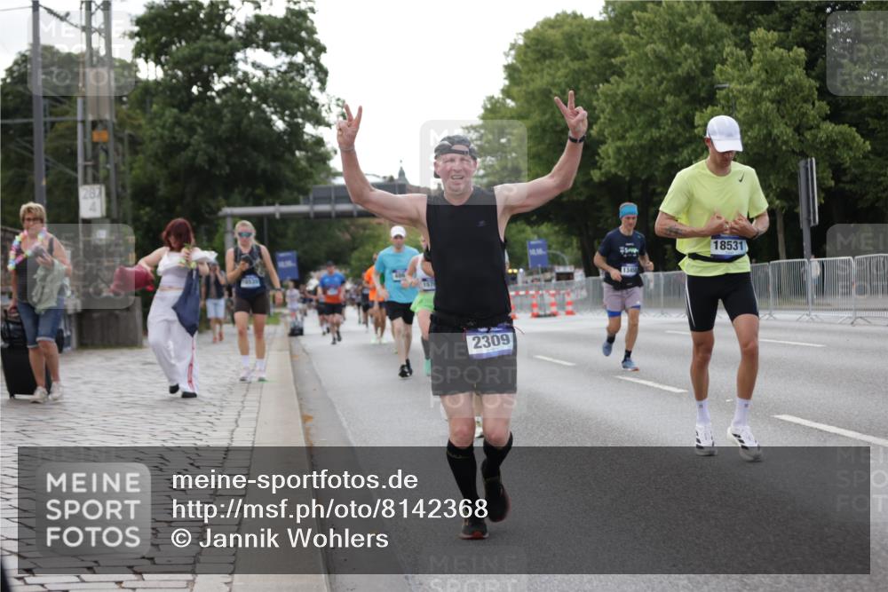 29.06.2025 - hella hamburg halbmarathon Jannik Wohlers http://msf.ph/oto/8142368 29.06.2025 10:07:28 Lombardsbrücke 1079, 1173, 2190, 2309, 3328, 4228, 4864, 5100, 5287, 6918, 7760, 9071, 9966, 10703, 11114, 11394, 11641, 12789, 12893, 13458, 15785, 16241, 16539, 16809, 16915, 18270, 18531, 19134 meine-sportfotos.de