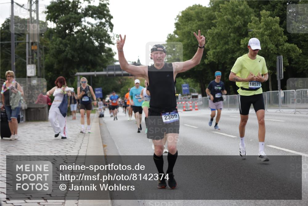 29.06.2025 - hella hamburg halbmarathon Jannik Wohlers http://msf.ph/oto/8142374 29.06.2025 10:07:28 Lombardsbrücke 1079, 1173, 2190, 2309, 3328, 4228, 4864, 5100, 5287, 6918, 7760, 9071, 9966, 10703, 11114, 11394, 11641, 12789, 12893, 13458, 15785, 16241, 16539, 16809, 16915, 18270, 18531, 19134 meine-sportfotos.de
