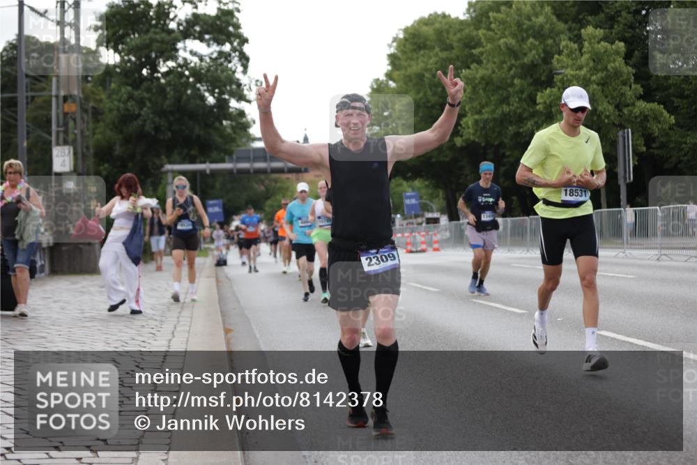 29.06.2025 - hella hamburg halbmarathon Jannik Wohlers http://msf.ph/oto/8142378 29.06.2025 10:07:28 Lombardsbrücke 1079, 1173, 2190, 2309, 3328, 4228, 4864, 5100, 5287, 6918, 7760, 9071, 9966, 10703, 11114, 11394, 11641, 12789, 12893, 13458, 15785, 16241, 16539, 16809, 16915, 18270, 18531, 19134 meine-sportfotos.de
