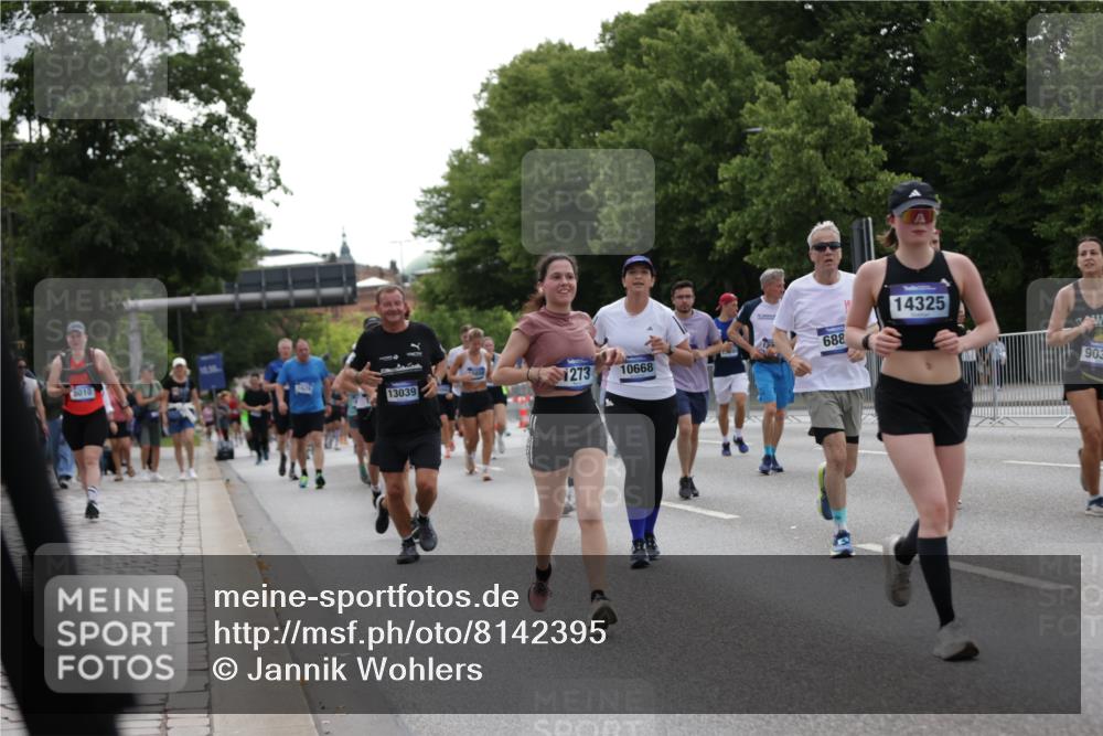29.06.2025 - hella hamburg halbmarathon Jannik Wohlers http://msf.ph/oto/8142395 29.06.2025 10:44:30 Lombardsbrücke 1024, 1273, 1629, 1924, 2007, 2674, 2779, 3570, 4275, 6841, 6888, 8582, 8907, 9036, 9084, 9085, 9331, 9333, 10562, 10566, 10668, 10707, 11272, 12198, 12318, 12394, 13039, 13261, 13580, 14325, 15809, 16101, 16494, 16577, 16850, 17372, 17521, 18084, 18230, 18294 meine-sportfotos.de