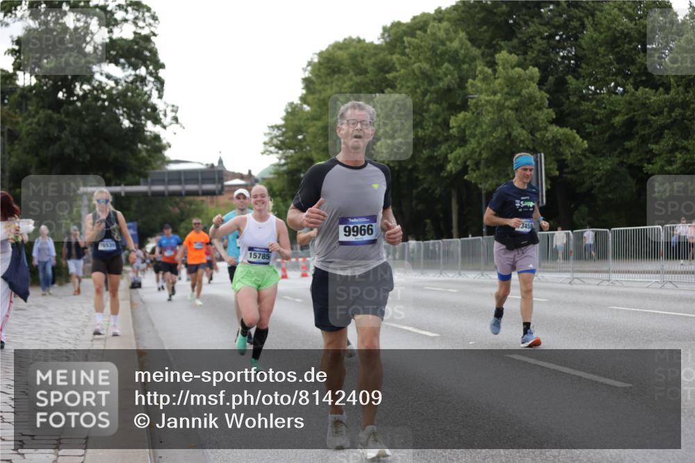 29.06.2025 - hella hamburg halbmarathon Jannik Wohlers http://msf.ph/oto/8142409 29.06.2025 10:07:30 Lombardsbrücke 1079, 1173, 1527, 2190, 2309, 3328, 4228, 4864, 5100, 5287, 6918, 7760, 9071, 9966, 10703, 11114, 11394, 11641, 12789, 12893, 13458, 15785, 16241, 16539, 16809, 16915, 18270, 18531 meine-sportfotos.de