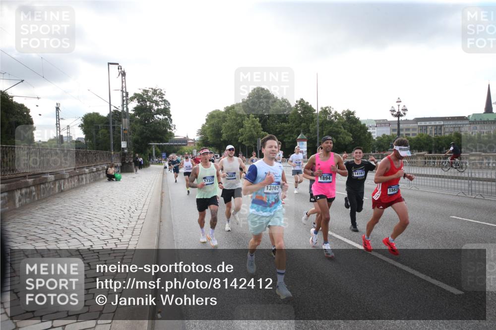 29.06.2025 - hella hamburg halbmarathon Jannik Wohlers http://msf.ph/oto/8142412 29.06.2025 09:45:30 Lombardsbrücke 1080, 1686, 1894, 2460, 4463, 4812, 5187, 5550, 6878, 7186, 7880, 7965, 8062, 10270, 10484, 12189, 12232, 12681, 13167, 13343, 13686, 13754, 14167, 14548, 14549, 14622, 15054, 15326, 15507, 15835, 16148, 16724, 16755, 17117, 17191, 17197, 17322, 17691, 18135, 18854, 19022 meine-sportfotos.de