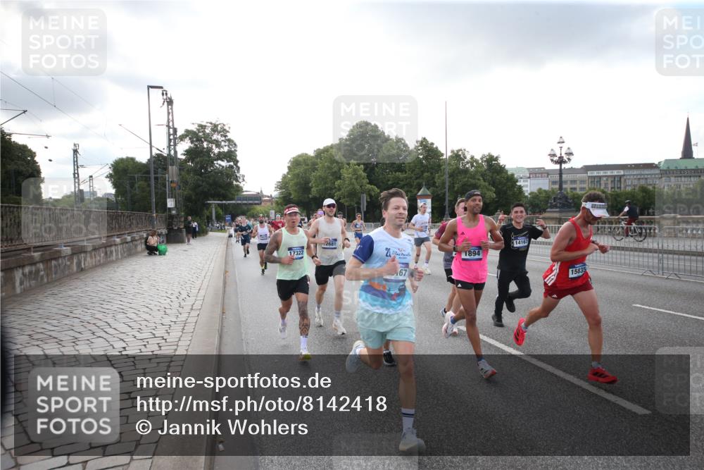 29.06.2025 - hella hamburg halbmarathon Jannik Wohlers http://msf.ph/oto/8142418 29.06.2025 09:45:30 Lombardsbrücke 1080, 1686, 1894, 2460, 4463, 4812, 5187, 5550, 6878, 7186, 7880, 7965, 8062, 10270, 10484, 12189, 12232, 12681, 13167, 13343, 13686, 13754, 14167, 14548, 14549, 14622, 15054, 15326, 15507, 15835, 16148, 16724, 16755, 17117, 17191, 17197, 17322, 17691, 18135, 18854, 19022 meine-sportfotos.de