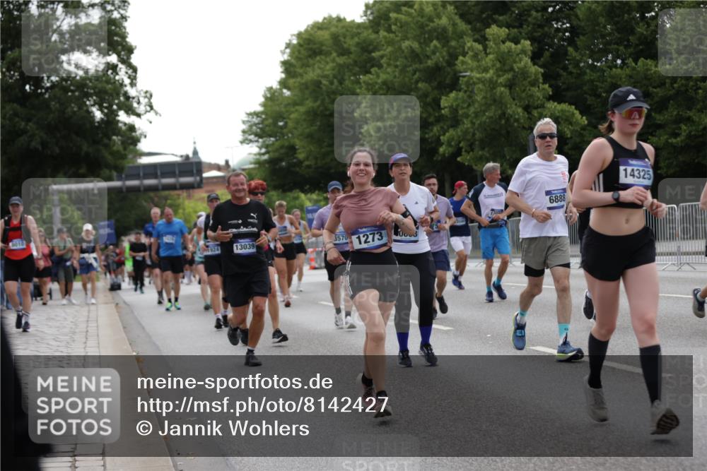 29.06.2025 - hella hamburg halbmarathon Jannik Wohlers http://msf.ph/oto/8142427 29.06.2025 10:44:30 Lombardsbrücke 1024, 1273, 1629, 1924, 2007, 2674, 2779, 3570, 4275, 6841, 6888, 8582, 8907, 9036, 9084, 9085, 9331, 9333, 10562, 10566, 10668, 10707, 11272, 12198, 12318, 12394, 13039, 13261, 13580, 14325, 15809, 16101, 16494, 16577, 16850, 17372, 17521, 18084, 18230, 18294 meine-sportfotos.de