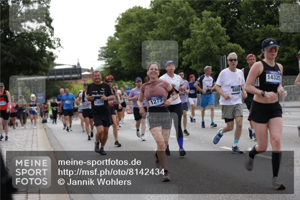 29.06.2025 - hella hamburg halbmarathon Jannik Wohlers http://msf.ph/oto/8142434 29.06.2025 10:44:30 Lombardsbrücke 1024, 1273, 1629, 1924, 2007, 2674, 2779, 3570, 4275, 6841, 6888, 8582, 8907, 9036, 9084, 9085, 9331, 9333, 10562, 10566, 10668, 10707, 11272, 12198, 12318, 12394, 13039, 13261, 13580, 14325, 15809, 16101, 16494, 16577, 16850, 17372, 17521, 18084, 18230, 18294 meine-sportfotos.de