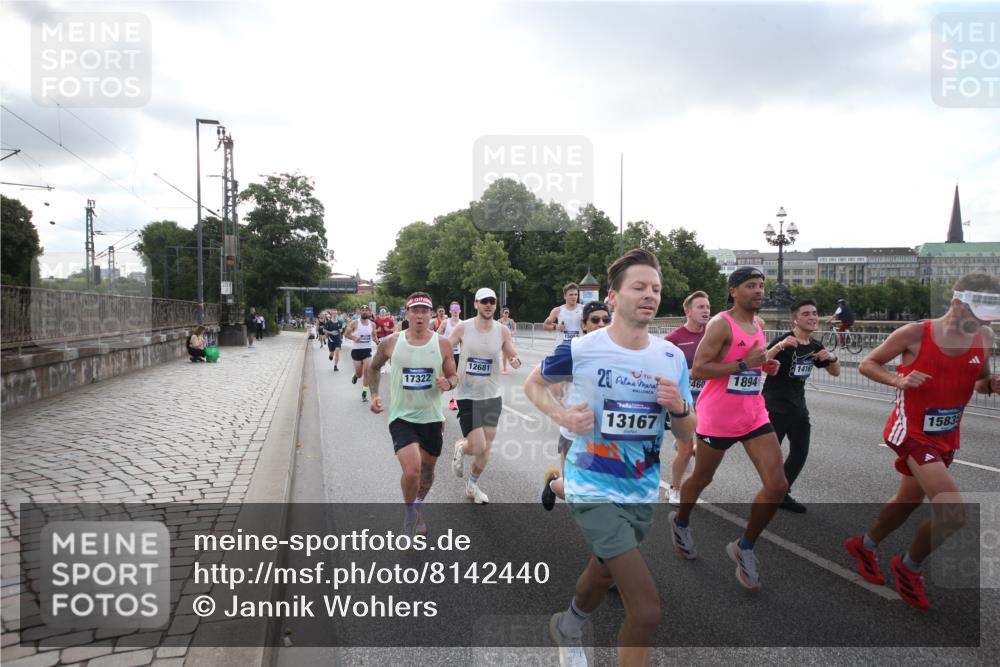 29.06.2025 - hella hamburg halbmarathon Jannik Wohlers http://msf.ph/oto/8142440 29.06.2025 09:45:30 Lombardsbrücke 1080, 1686, 1894, 2460, 4463, 4812, 5187, 5550, 6878, 7186, 7880, 7965, 8062, 10270, 10484, 12189, 12232, 12681, 13167, 13343, 13686, 13754, 14167, 14548, 14549, 14622, 15054, 15326, 15507, 15835, 16148, 16724, 16755, 17117, 17191, 17197, 17322, 17691, 18135, 18854, 19022 meine-sportfotos.de