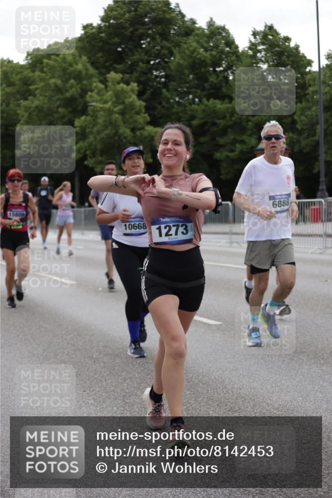 29.06.2025 - hella hamburg halbmarathon Jannik Wohlers http://msf.ph/oto/8142453 29.06.2025 10:44:31 Lombardsbrücke 1024, 1273, 1629, 1924, 2007, 2779, 3570, 4275, 6841, 6888, 8582, 8907, 9036, 9084, 9085, 10562, 10566, 10668, 10707, 11272, 12198, 12318, 12394, 13039, 13261, 13580, 14325, 15809, 16101, 16494, 16577, 16850, 17521, 18084, 18230, 18294 meine-sportfotos.de