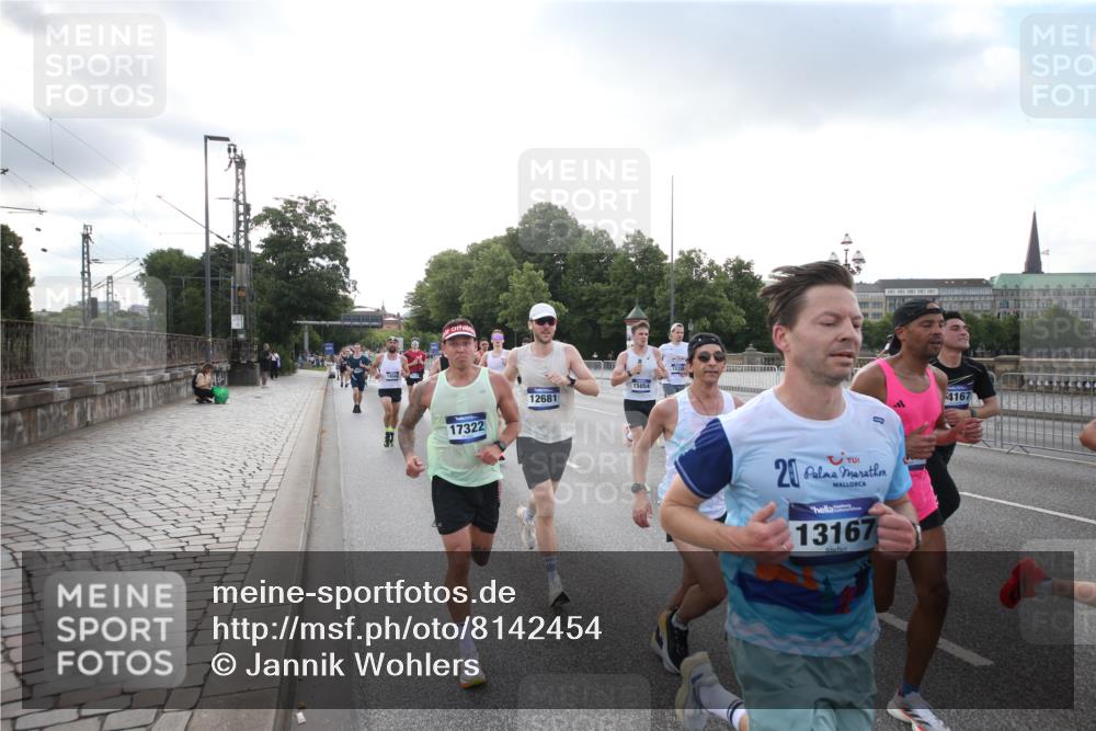 29.06.2025 - hella hamburg halbmarathon Jannik Wohlers http://msf.ph/oto/8142454 29.06.2025 09:45:31 Lombardsbrücke 1080, 1686, 1894, 2460, 4463, 4812, 5187, 5550, 6495, 6878, 7186, 7880, 7965, 8062, 10270, 10484, 11199, 12189, 12232, 12681, 13167, 13343, 13686, 13754, 14167, 14548, 14549, 14622, 15054, 15326, 15507, 15835, 16148, 16724, 16755, 16963, 17117, 17322, 17691, 18135, 18854, 19022, 19118 meine-sportfotos.de