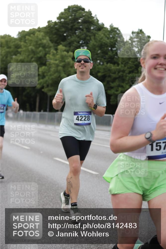 29.06.2025 - hella hamburg halbmarathon Jannik Wohlers http://msf.ph/oto/8142483 29.06.2025 10:07:33 Lombardsbrücke 1079, 1527, 2309, 3328, 4228, 4864, 5100, 5287, 6918, 7760, 9071, 9966, 10703, 11114, 11394, 11641, 12789, 12893, 13458, 15785, 16539, 16809, 16915, 18270, 18531 meine-sportfotos.de