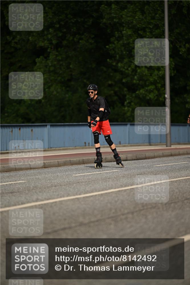 29.06.2025 - hella hamburg halbmarathon Dr. Thomas Lammeyer http://msf.ph/oto/8142492 29.06.2025 09:00:49 Kennedybrücke  meine-sportfotos.de