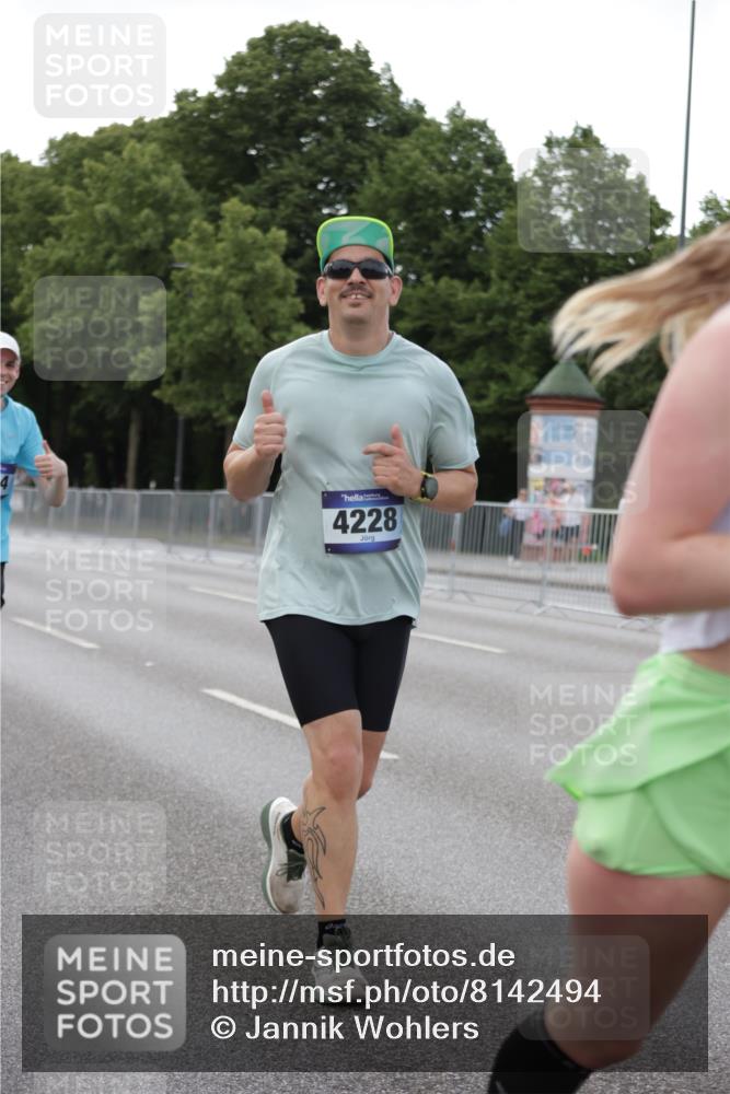 29.06.2025 - hella hamburg halbmarathon Jannik Wohlers http://msf.ph/oto/8142494 29.06.2025 10:07:33 Lombardsbrücke 1079, 1527, 2309, 3328, 4228, 4864, 5100, 5287, 6918, 7760, 9071, 9966, 10703, 11114, 11394, 11641, 12789, 12893, 13458, 15785, 16539, 16809, 16915, 18270, 18531 meine-sportfotos.de