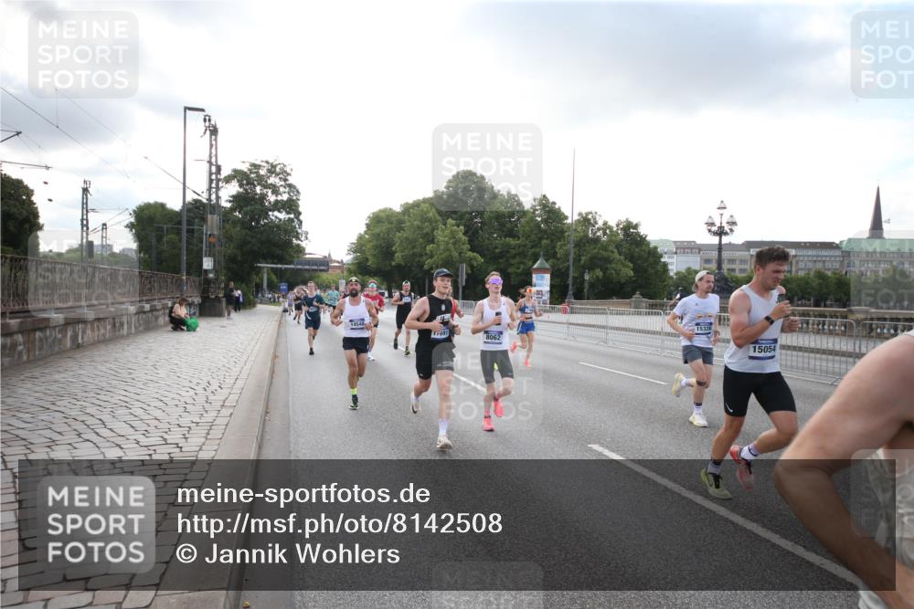 29.06.2025 - hella hamburg halbmarathon Jannik Wohlers http://msf.ph/oto/8142508 29.06.2025 09:45:31 Lombardsbrücke 1080, 1686, 1894, 2460, 4463, 4812, 5187, 5550, 6495, 6878, 7186, 7880, 7965, 8062, 10270, 10484, 11199, 12189, 12232, 12681, 13167, 13343, 13686, 13754, 14167, 14548, 14549, 14622, 15054, 15326, 15507, 15835, 16148, 16724, 16755, 16963, 17117, 17322, 17691, 18135, 18854, 19022, 19118 meine-sportfotos.de