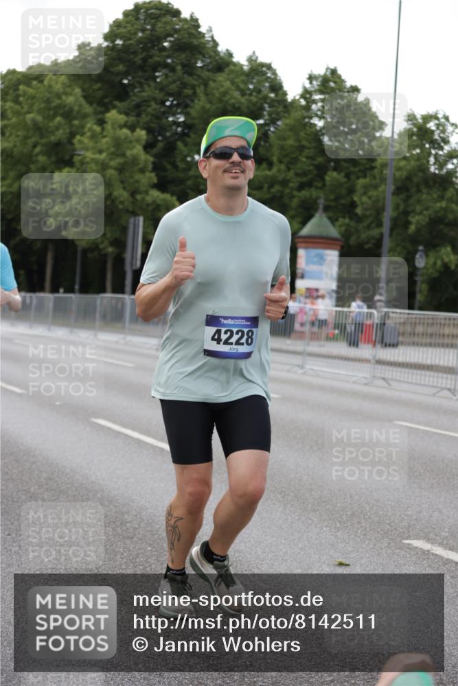 29.06.2025 - hella hamburg halbmarathon Jannik Wohlers http://msf.ph/oto/8142511 29.06.2025 10:07:33 Lombardsbrücke 1079, 1527, 2309, 3328, 4228, 4864, 5100, 5287, 6918, 7760, 9071, 9966, 10703, 11114, 11394, 11641, 12789, 12893, 13458, 15785, 16539, 16809, 16915, 18270, 18531 meine-sportfotos.de
