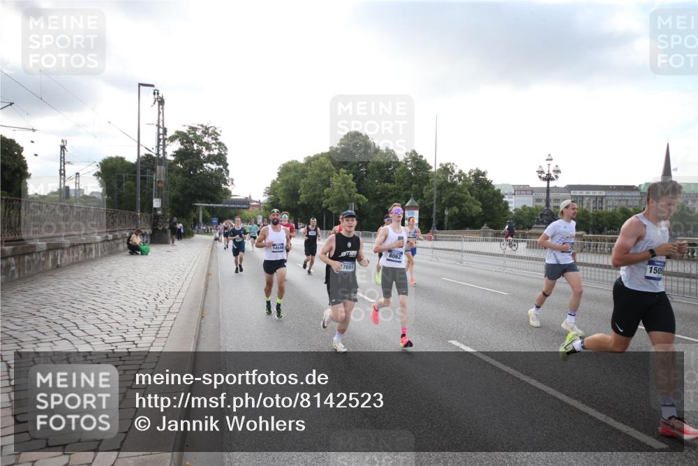 29.06.2025 - hella hamburg halbmarathon Jannik Wohlers http://msf.ph/oto/8142523 29.06.2025 09:45:32 Lombardsbrücke 1080, 1686, 1894, 2460, 4463, 4812, 5187, 5550, 6495, 6878, 7186, 7880, 7965, 8062, 10270, 10484, 11199, 12189, 12232, 12681, 13167, 13343, 13686, 13754, 14167, 14548, 14549, 14622, 15054, 15326, 15507, 15835, 16148, 16724, 16755, 16963, 17117, 17322, 17691, 18135, 18854, 19022, 19118 meine-sportfotos.de