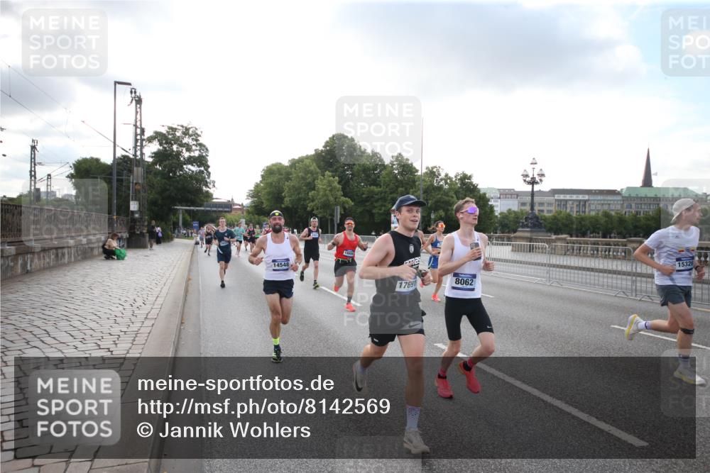 29.06.2025 - hella hamburg halbmarathon Jannik Wohlers http://msf.ph/oto/8142569 29.06.2025 09:45:32 Lombardsbrücke 1080, 1686, 1894, 2460, 4463, 4812, 5187, 5550, 6495, 6878, 7186, 7880, 7965, 8062, 10270, 10484, 11199, 12189, 12232, 12681, 13167, 13343, 13686, 13754, 14167, 14548, 14549, 14622, 15054, 15326, 15507, 15835, 16148, 16724, 16755, 16963, 17117, 17322, 17691, 18135, 18854, 19022, 19118 meine-sportfotos.de