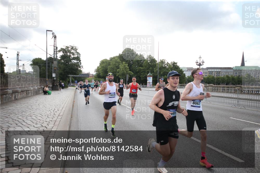 29.06.2025 - hella hamburg halbmarathon Jannik Wohlers http://msf.ph/oto/8142584 29.06.2025 09:45:32 Lombardsbrücke 1080, 1686, 1894, 2460, 4463, 4812, 5187, 5550, 6495, 6878, 7186, 7880, 7965, 8062, 10270, 10484, 11199, 12189, 12232, 12681, 13167, 13343, 13686, 13754, 14167, 14548, 14549, 14622, 15054, 15326, 15507, 15835, 16148, 16724, 16755, 16963, 17117, 17322, 17691, 18135, 18854, 19022, 19118 meine-sportfotos.de