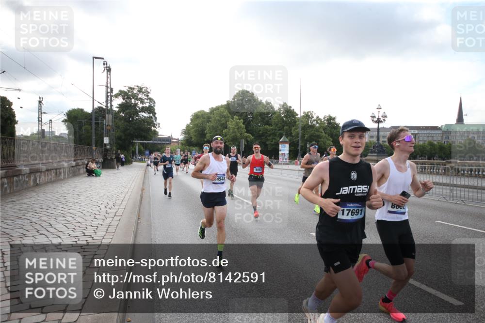 29.06.2025 - hella hamburg halbmarathon Jannik Wohlers http://msf.ph/oto/8142591 29.06.2025 09:45:32 Lombardsbrücke 1080, 1686, 1894, 2460, 4463, 4812, 5187, 5550, 6495, 6878, 7186, 7880, 7965, 8062, 10270, 10484, 11199, 12189, 12232, 12681, 13167, 13343, 13686, 13754, 14167, 14548, 14549, 14622, 15054, 15326, 15507, 15835, 16148, 16724, 16755, 16963, 17117, 17322, 17691, 18135, 18854, 19022, 19118 meine-sportfotos.de