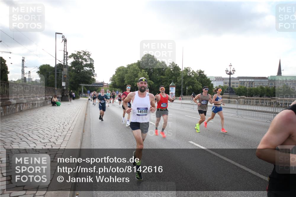29.06.2025 - hella hamburg halbmarathon Jannik Wohlers http://msf.ph/oto/8142616 29.06.2025 09:45:33 Lombardsbrücke 1080, 1686, 1894, 2460, 4463, 4812, 5187, 5550, 6495, 6878, 7186, 7880, 7965, 8062, 9345, 10270, 10453, 10484, 11199, 12189, 12232, 12681, 13167, 13343, 13686, 13754, 14167, 14548, 14549, 14622, 14699, 15054, 15326, 15507, 15835, 16148, 16695, 16724, 16755, 16963, 17056, 17117, 17322, 17691, 18135, 18854, 19022, 19118 meine-sportfotos.de