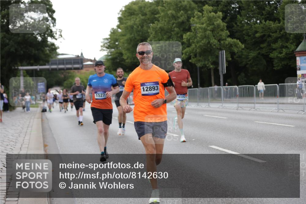 29.06.2025 - hella hamburg halbmarathon Jannik Wohlers http://msf.ph/oto/8142630 29.06.2025 10:07:38 Lombardsbrücke 1079, 1527, 2309, 3328, 4228, 4864, 5287, 7348, 8585, 9966, 12658, 12789, 12893, 13458, 15785, 16809, 18325, 18531 meine-sportfotos.de