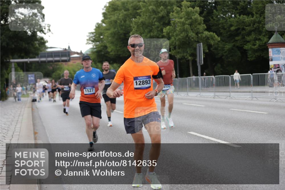 29.06.2025 - hella hamburg halbmarathon Jannik Wohlers http://msf.ph/oto/8142635 29.06.2025 10:07:38 Lombardsbrücke 1079, 1527, 2309, 3328, 4228, 4864, 5287, 7348, 8585, 9966, 12658, 12789, 12893, 13458, 15785, 16809, 18325, 18531 meine-sportfotos.de